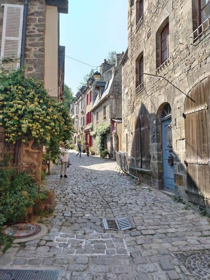 Chambre D'Hote Familiale De La Maison Bleue Lanvallay Dış mekan fotoğraf